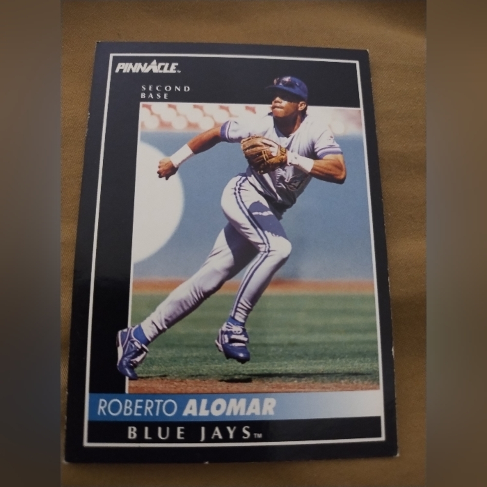 Pinnacle Roberto Alomar Baseball Card